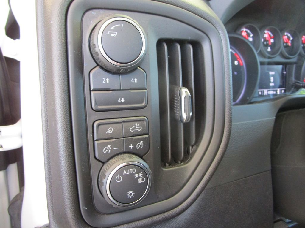 Used 2024 Chevrolet Silverado 2500 Custom w/ Custom Value Package AWD/4WD image 33