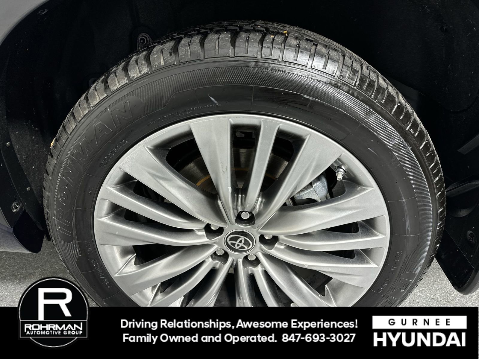 Used 2023 Toyota Highlander Platinum image 5