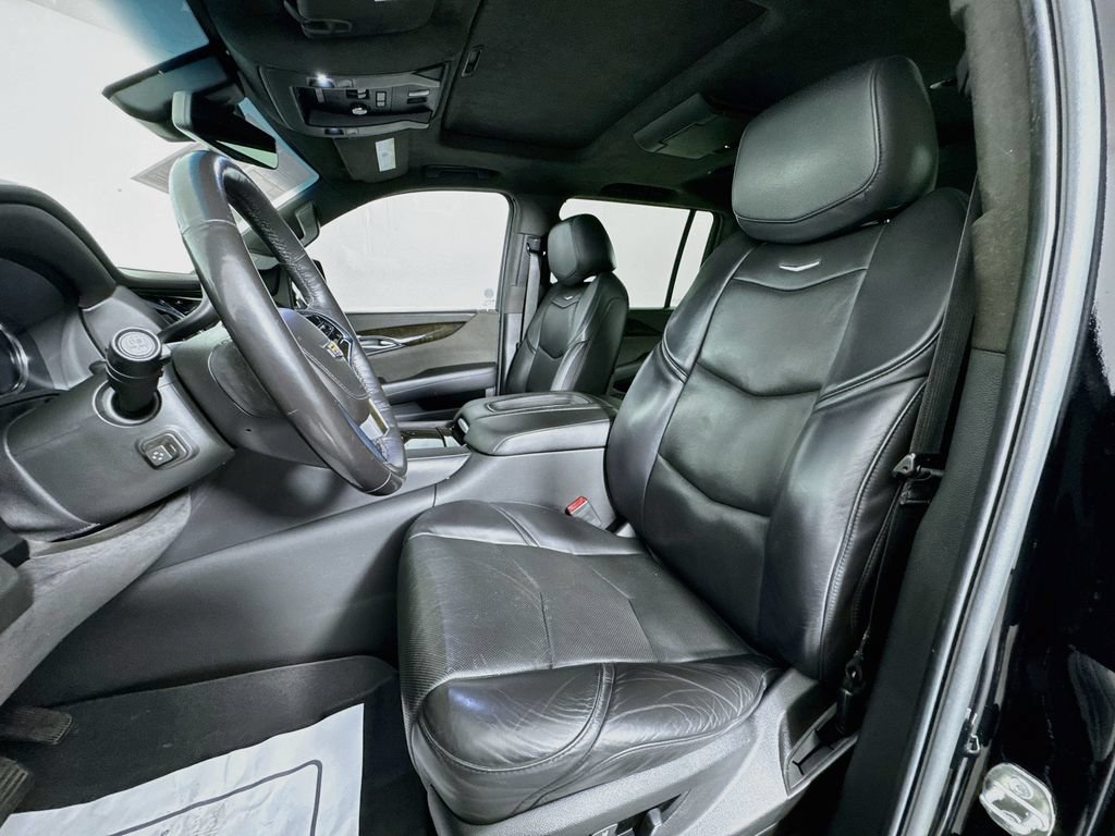 Used 2020 Cadillac Escalade ESV Platinum RWD image 29