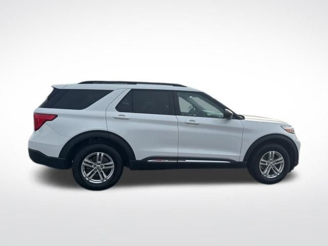 Used 2023 Ford Explorer XLT AWD/4WD image 6