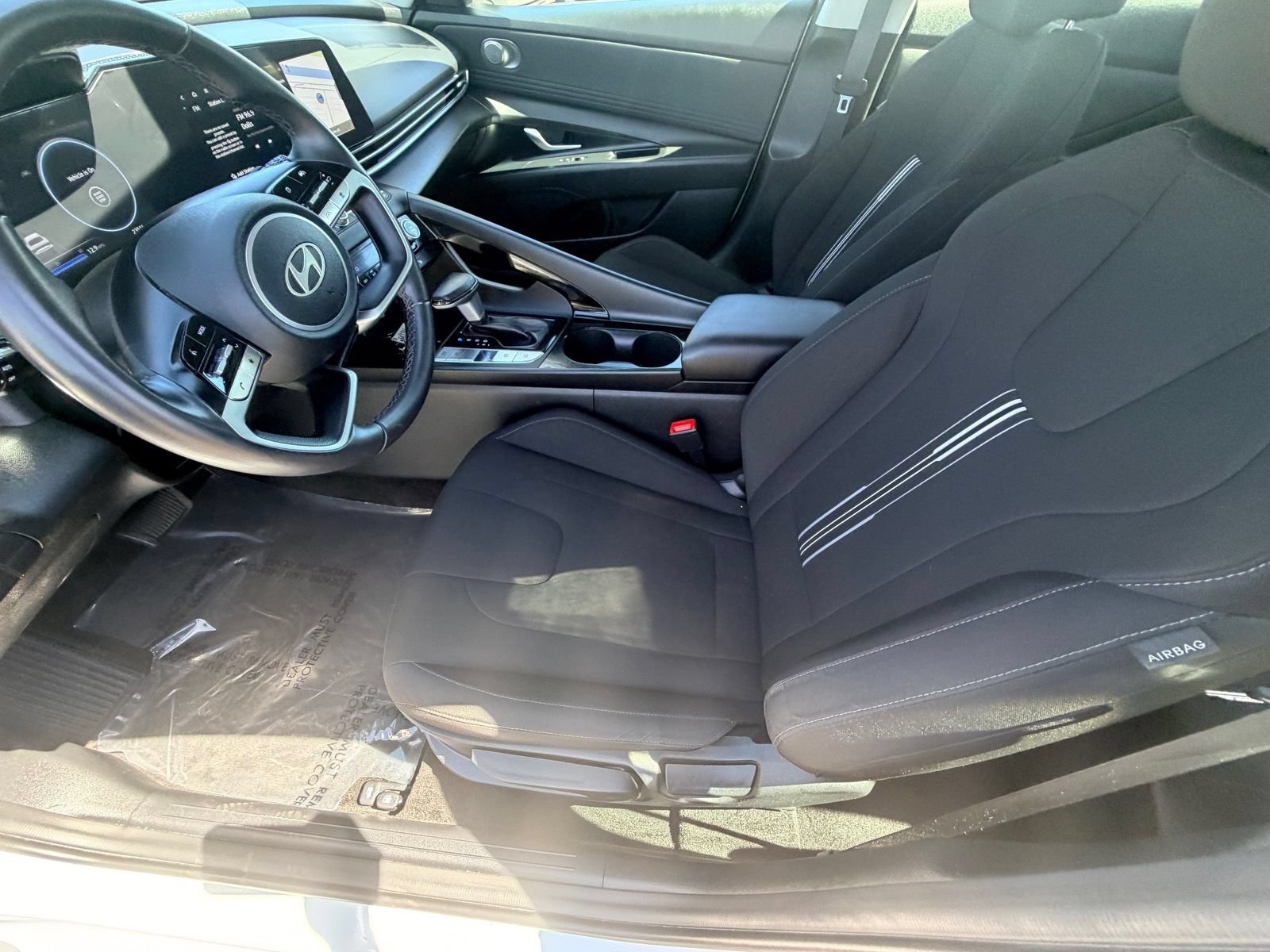 Used 2025 Hyundai Elantra SEL FWD image 16