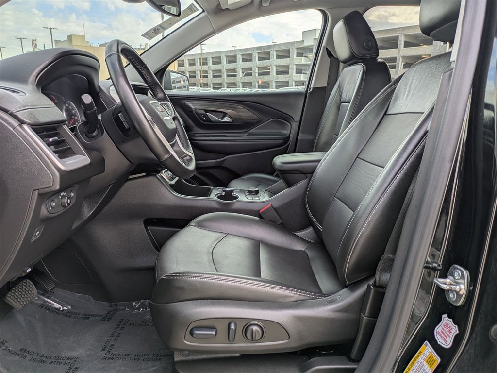 Used 2024 GMC Terrain SLT image 25