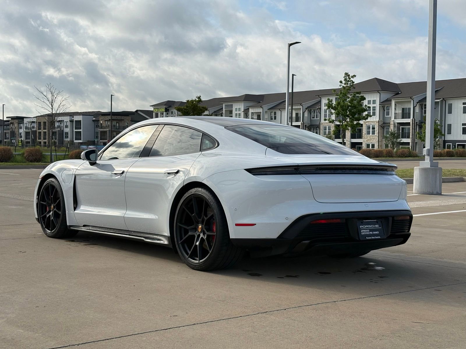 Used 2023 Porsche Taycan GTS image 5