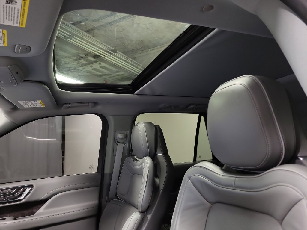 Used 2019 Lincoln Navigator Reserve AWD/4WD image 18