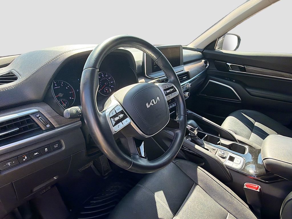 Used 2022 Kia Telluride EX w/ EX Premium Package FWD image 11