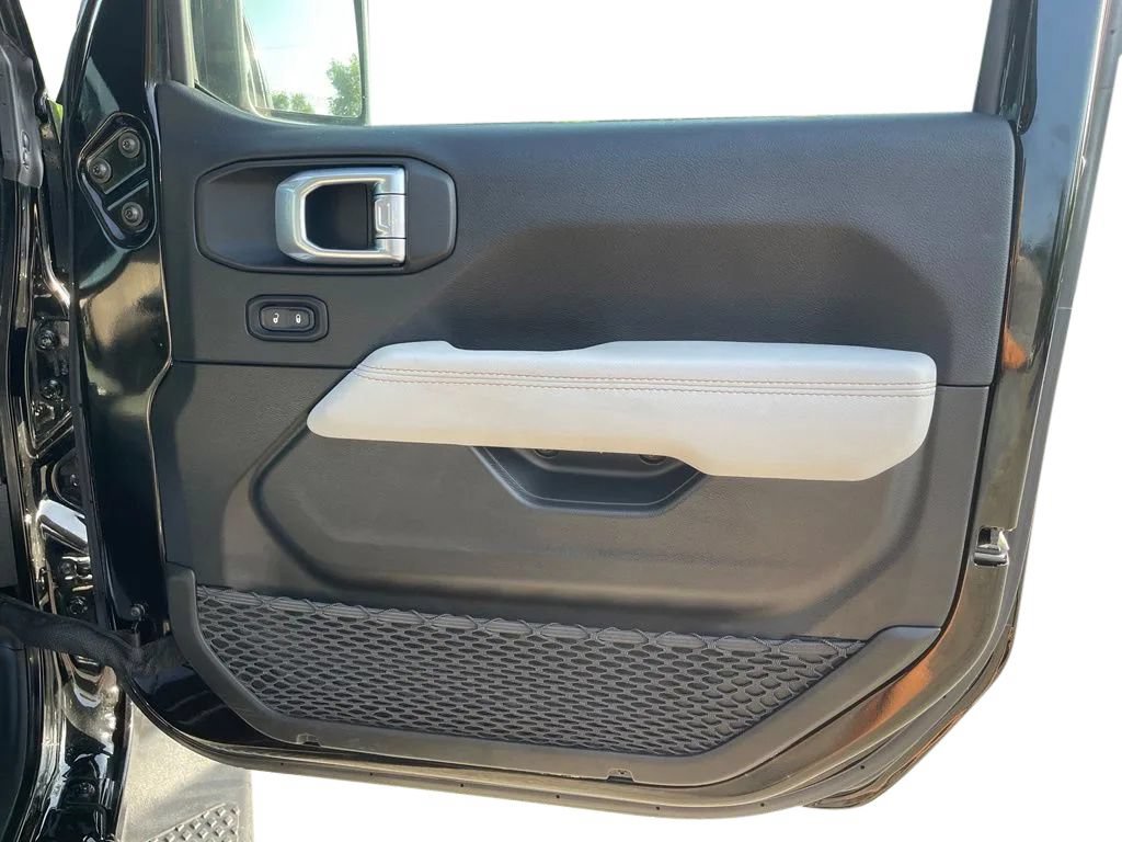 Used 2022 Jeep Gladiator High Altitude AWD/4WD image 19