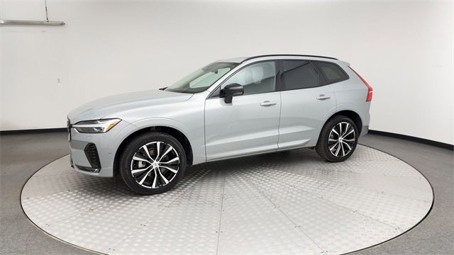 Certified 2025 Volvo XC60 B5 Plus image 6