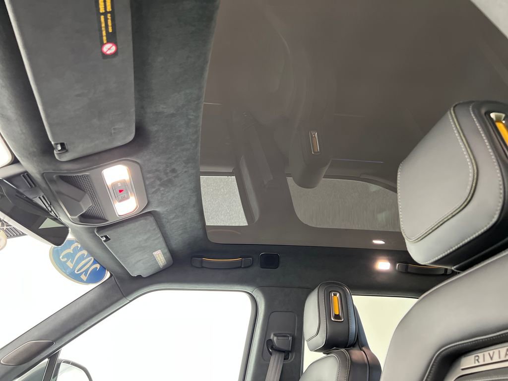Used 2023 Rivian R1T Adventure image 27