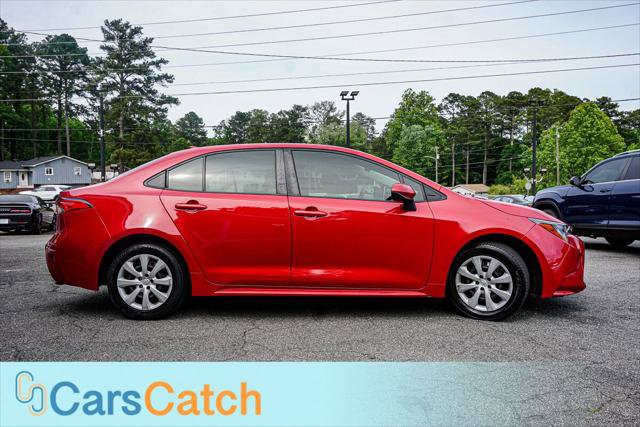 Used 2020 Toyota Corolla LE FWD image 2
