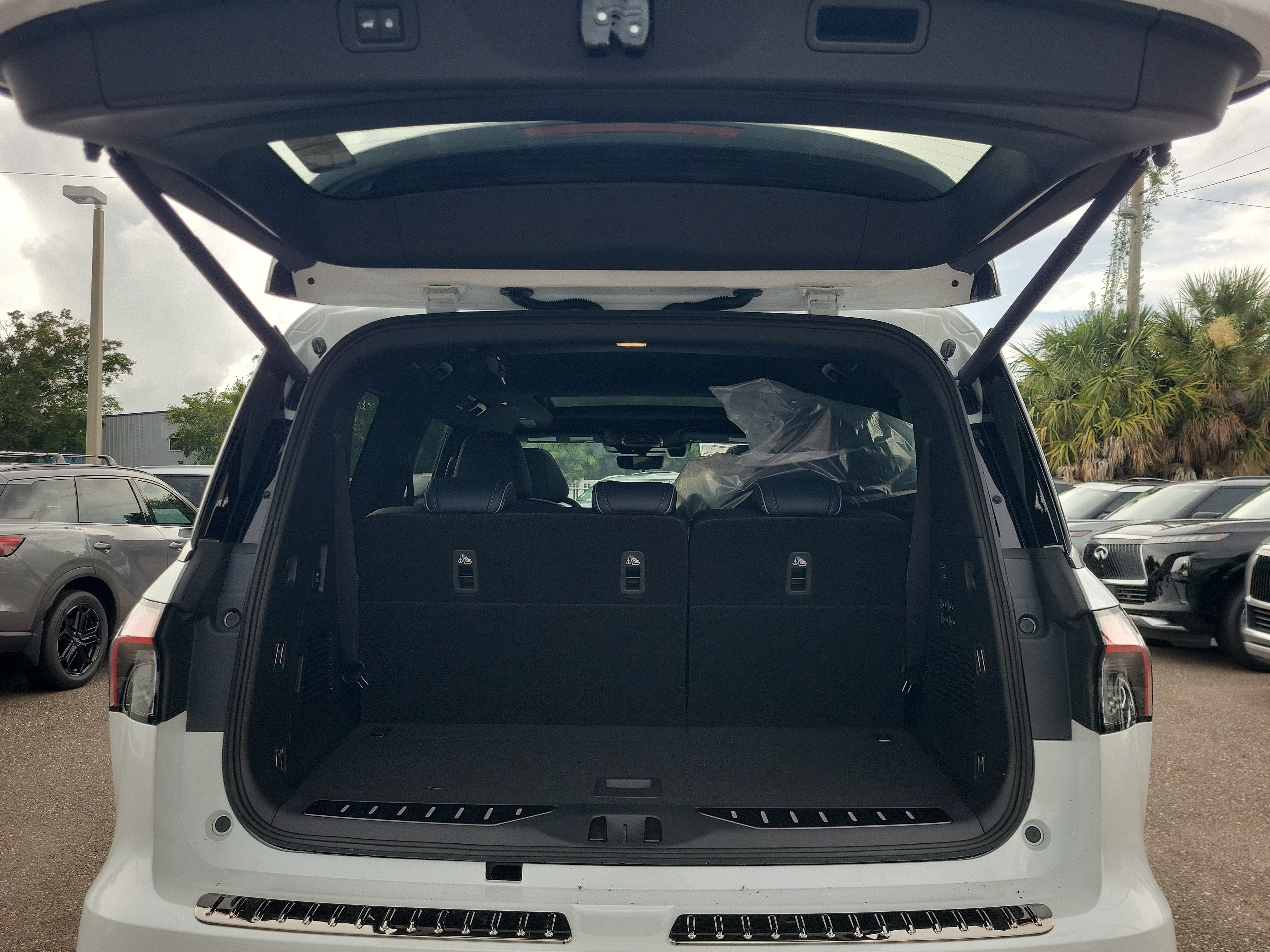 New 2026 INFINITI QX80 4WD image 27