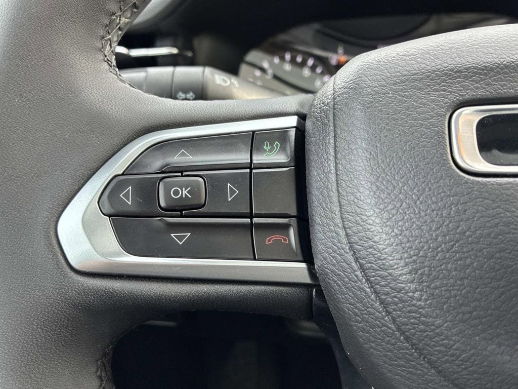 Used 2024 Jeep Compass Limited w/ Sun and Sound Group AWD/4WD image 25