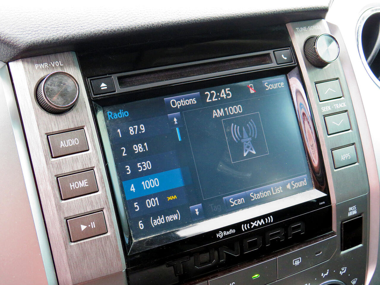 Used 2018 Toyota Tundra SR5 w/ SR5 Upgrade Package image 24