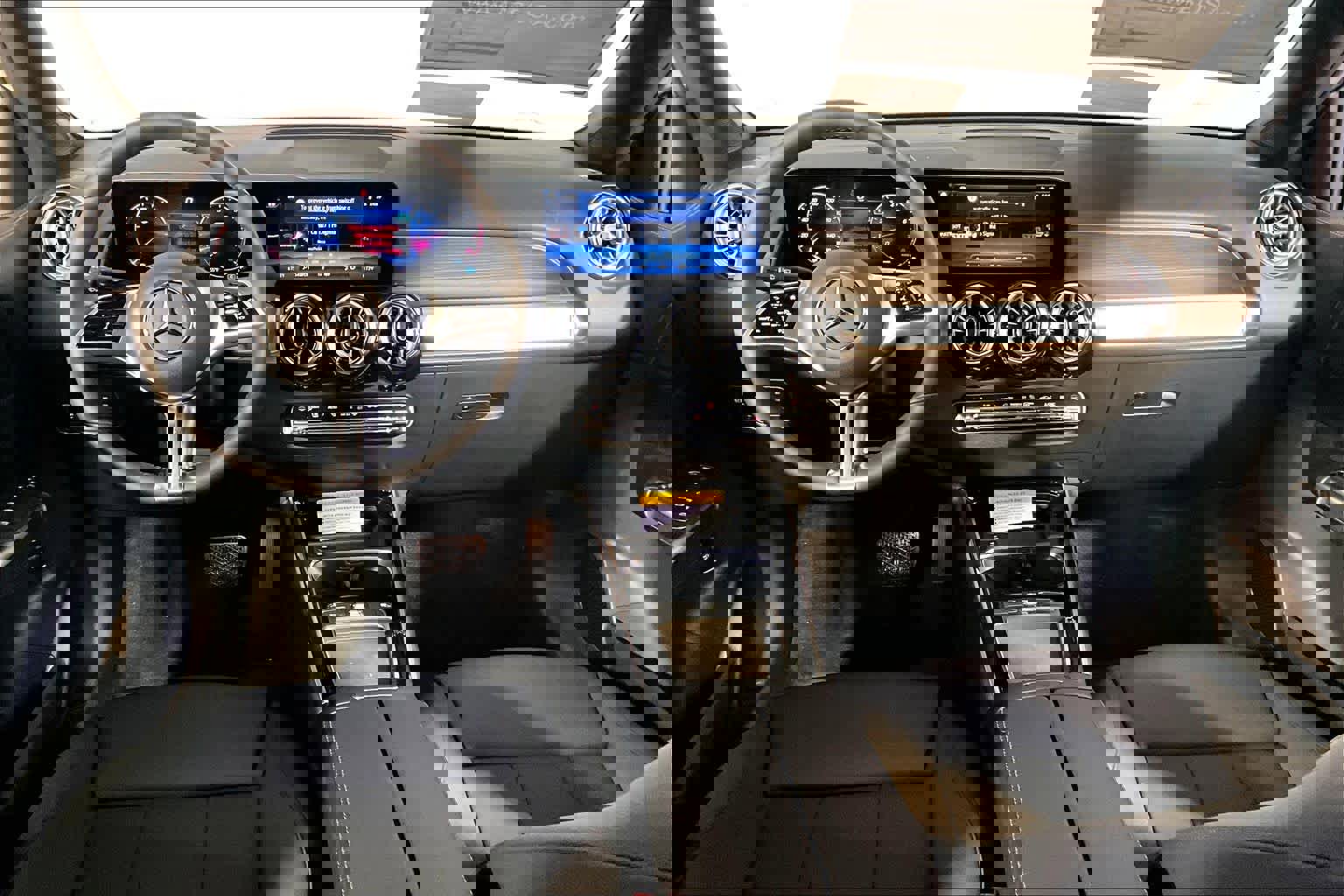 New 2026 Mercedes-Benz GLB 250 4MATIC image 7