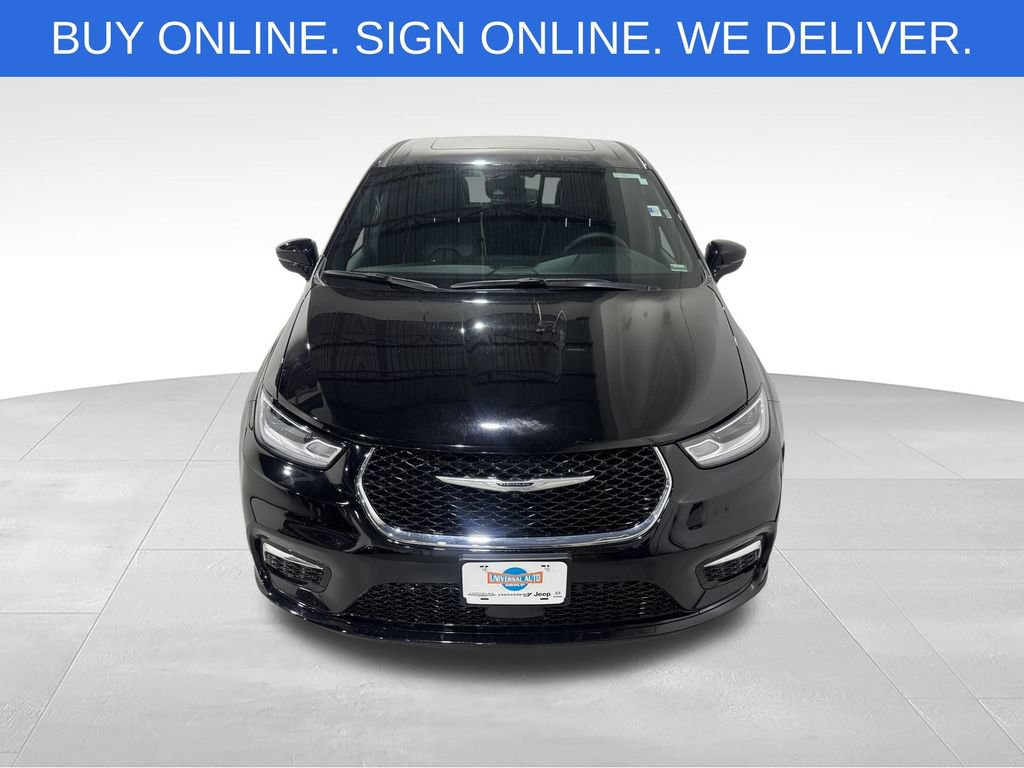 Used 2026 Chrysler Pacifica Limited FWD image 11