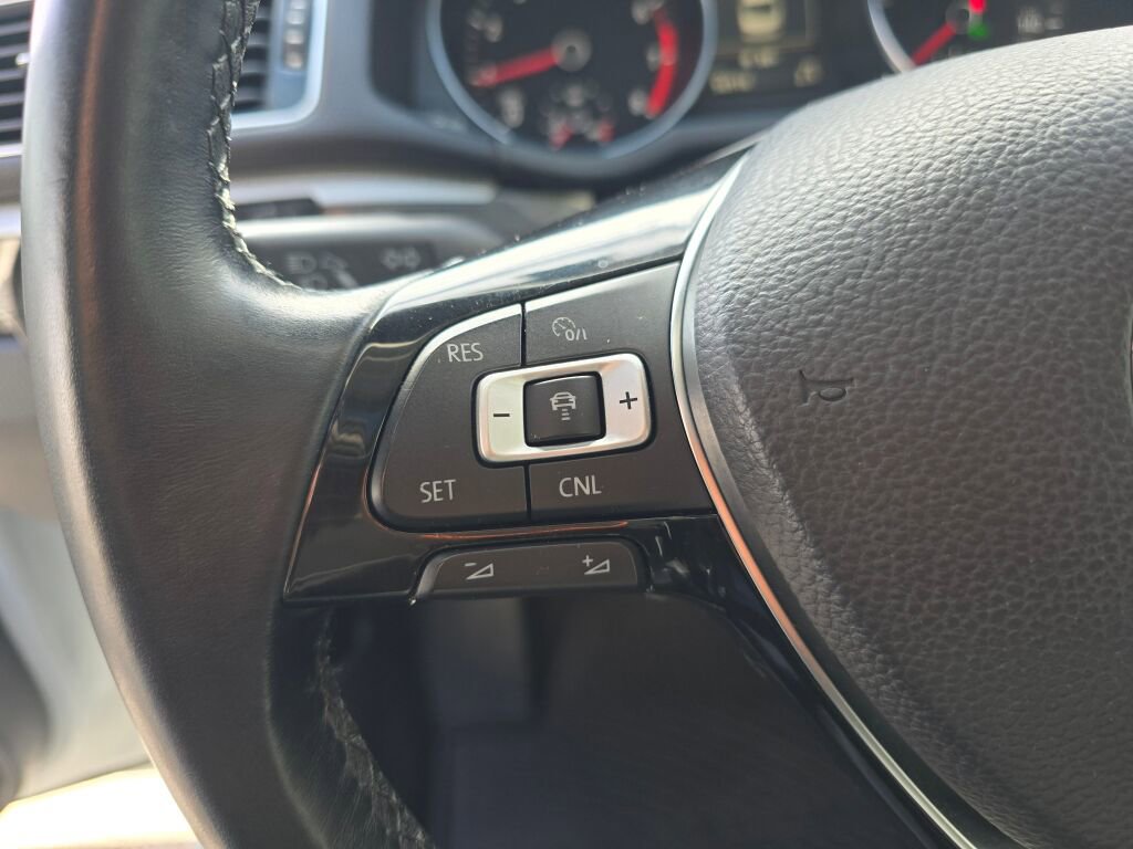 Used 2017 Volkswagen Passat 1.8T SE image 24