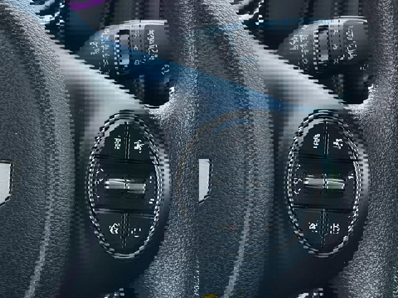 Used 2025 Kia Soul LX w/ LX Technology Package image 24