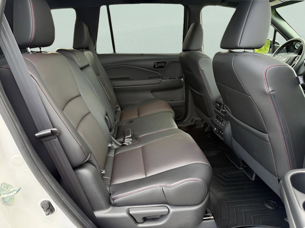 Certified 2024 Honda Passport Black Edition image 12