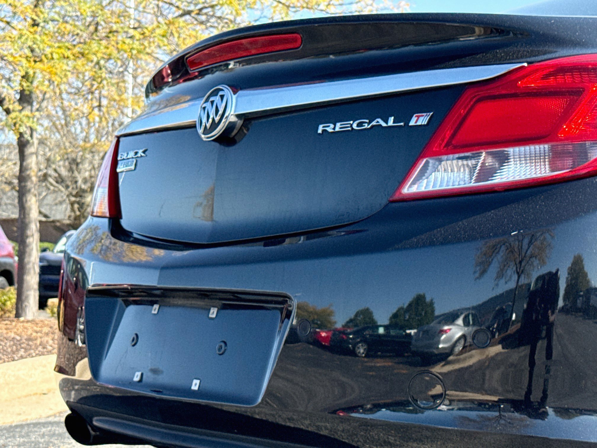 Used 2011 Buick Regal CXL Turbo w/ TO2 Preferred Equipment Group FWD image 6