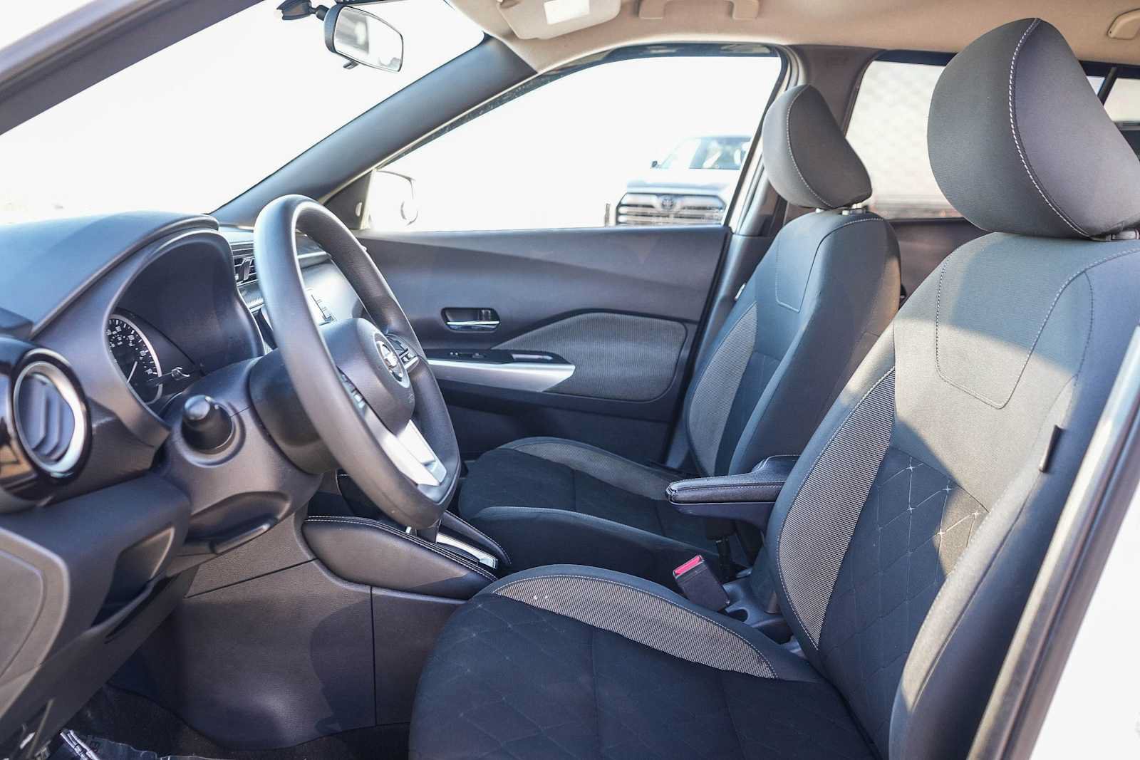 Used 2020 Nissan Kicks SV FWD image 17