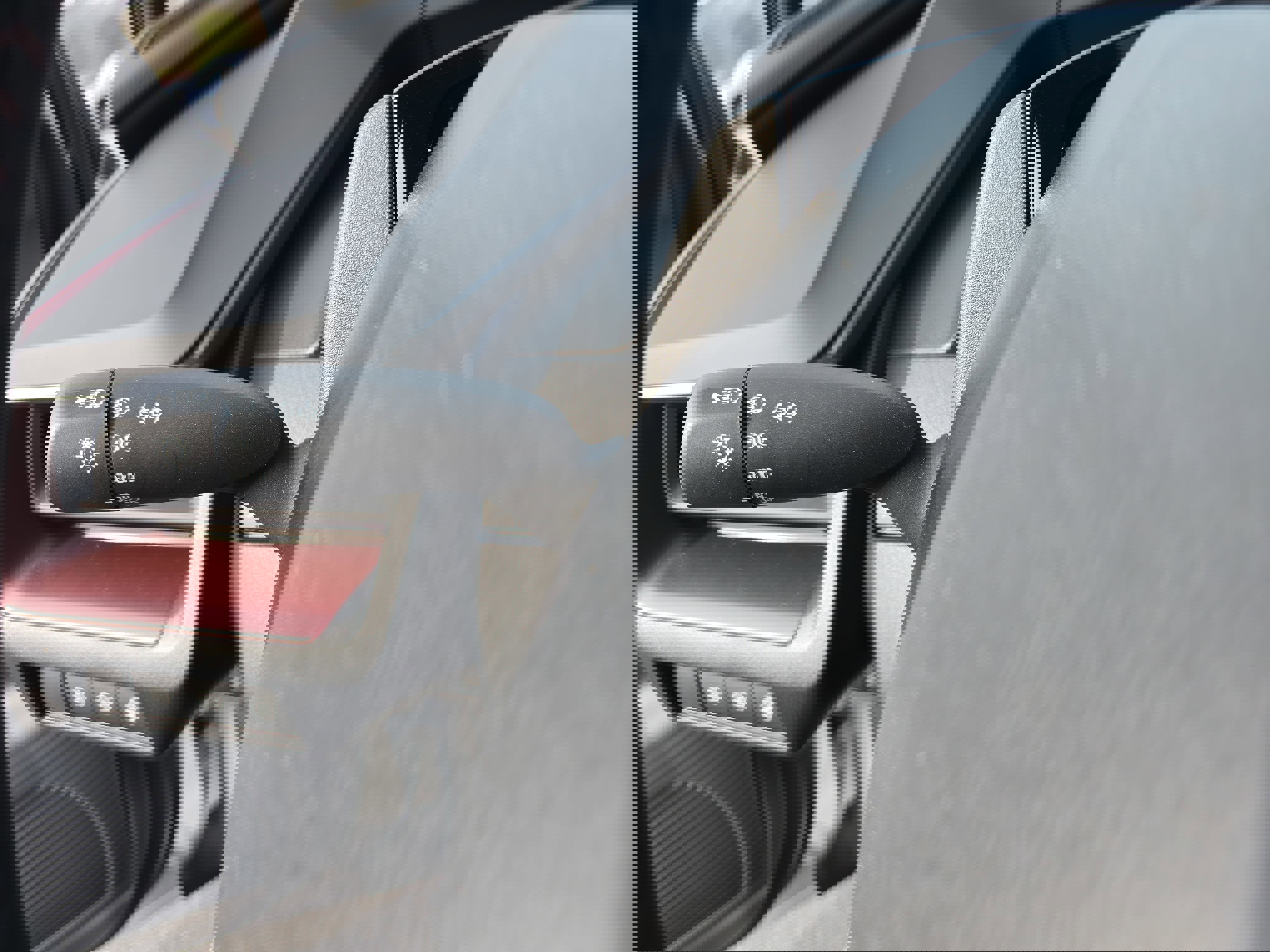 Used 2025 Toyota Prius Plug-In Hybrid image 27