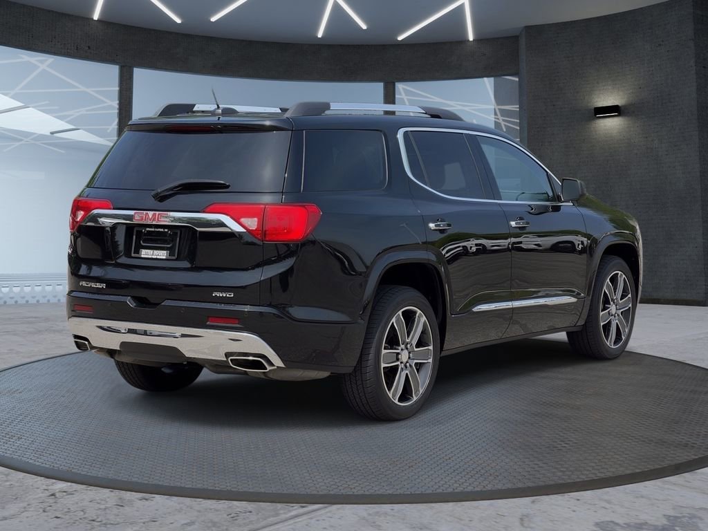 Used 2018 GMC Acadia Denali w/ Technology Package AWD/4WD image 4