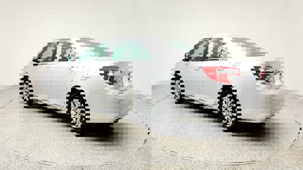 Used 2013 Toyota Camry LE FWD image 7