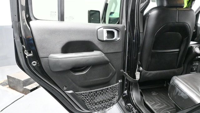 Used 2020 Jeep Gladiator Overland AWD/4WD image 19