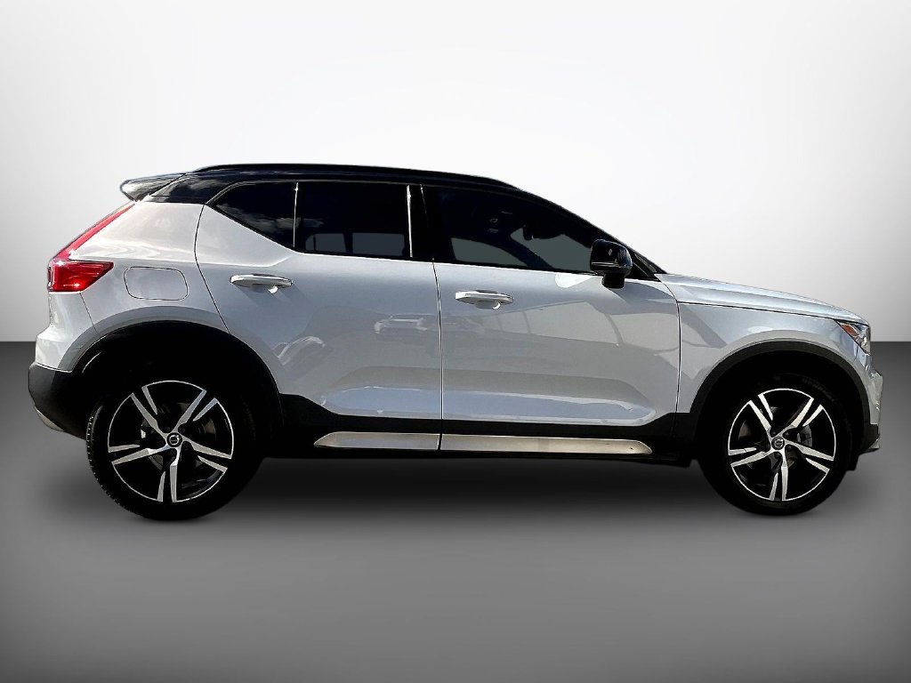 Used 2021 Volvo XC40 T5 R-Design AWD/4WD image 8