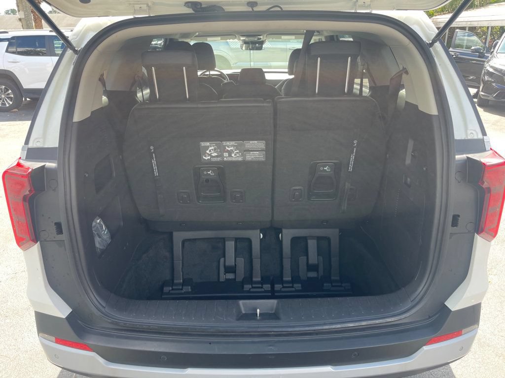 Used 2026 Kia Carnival FWD image 5