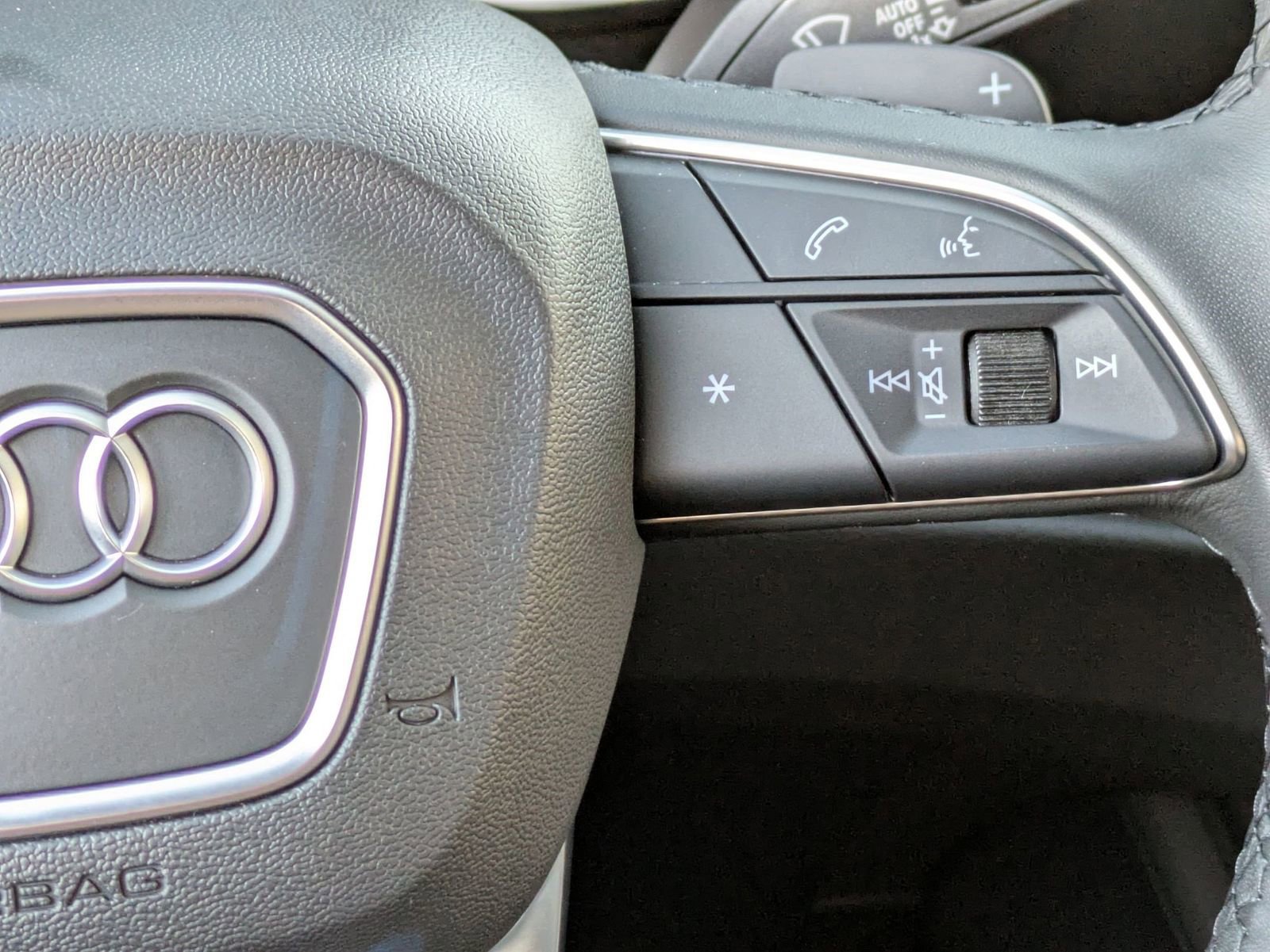 Used 2025 Audi Q3 2.0T Premium w/ Convenience Package image 11