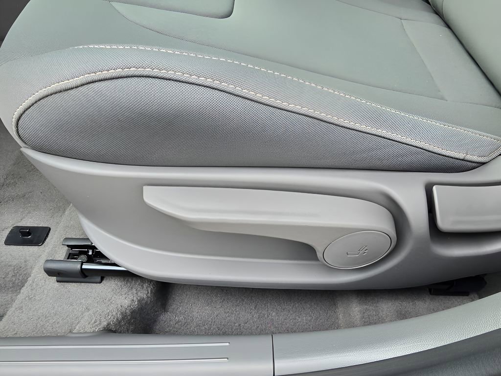 New 2026 Hyundai Elantra Blue image 16