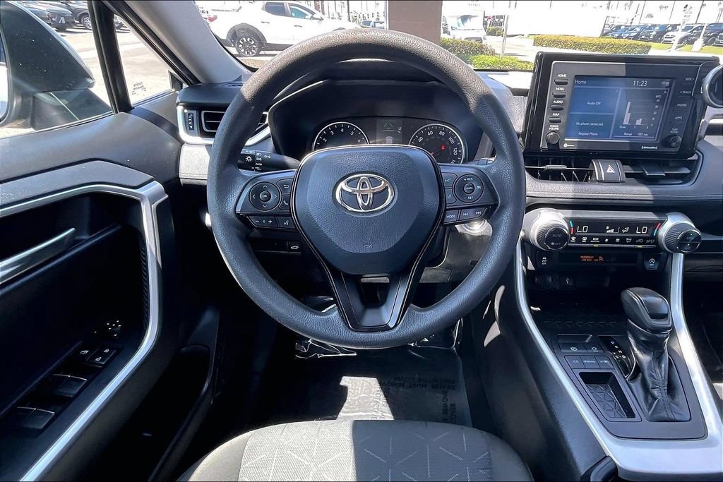 Used 2022 Toyota RAV4 XLE w/ Convenience Package FWD image 7