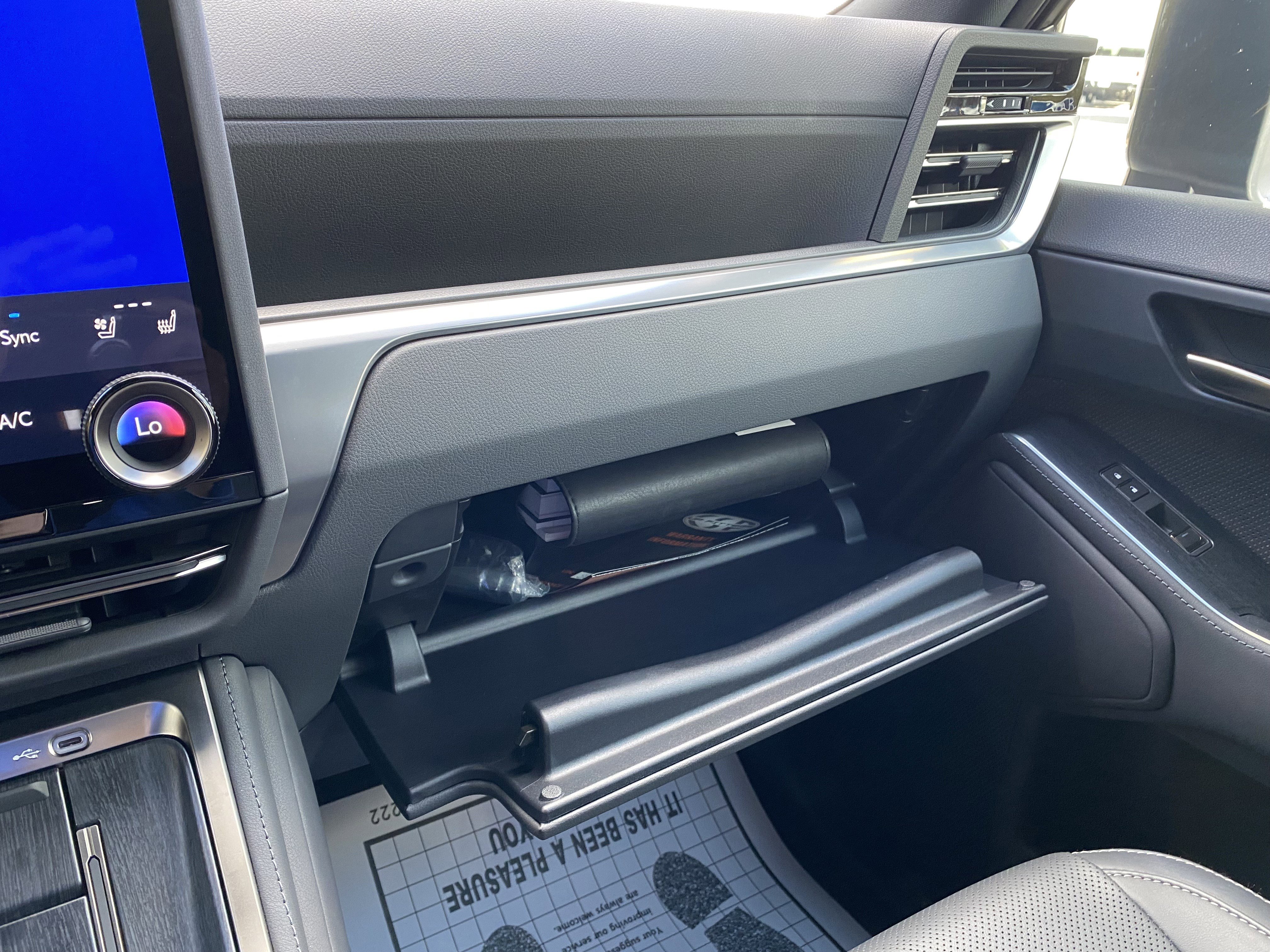 Used 2025 Lexus GX 550 w/ Cold Area Package image 31