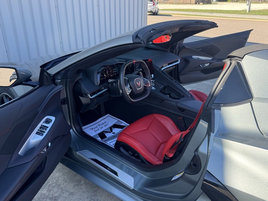 Used 2023 Chevrolet Corvette Stingray Convertible w/ 1LT image 2
