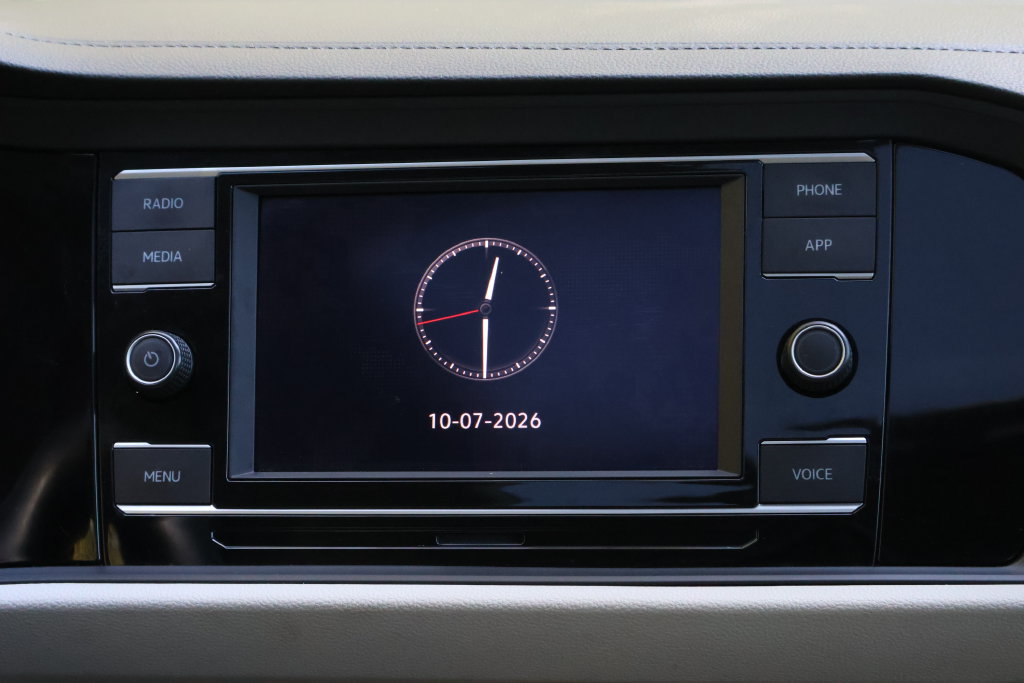 Used 2024 Volkswagen Jetta SE FWD image 16