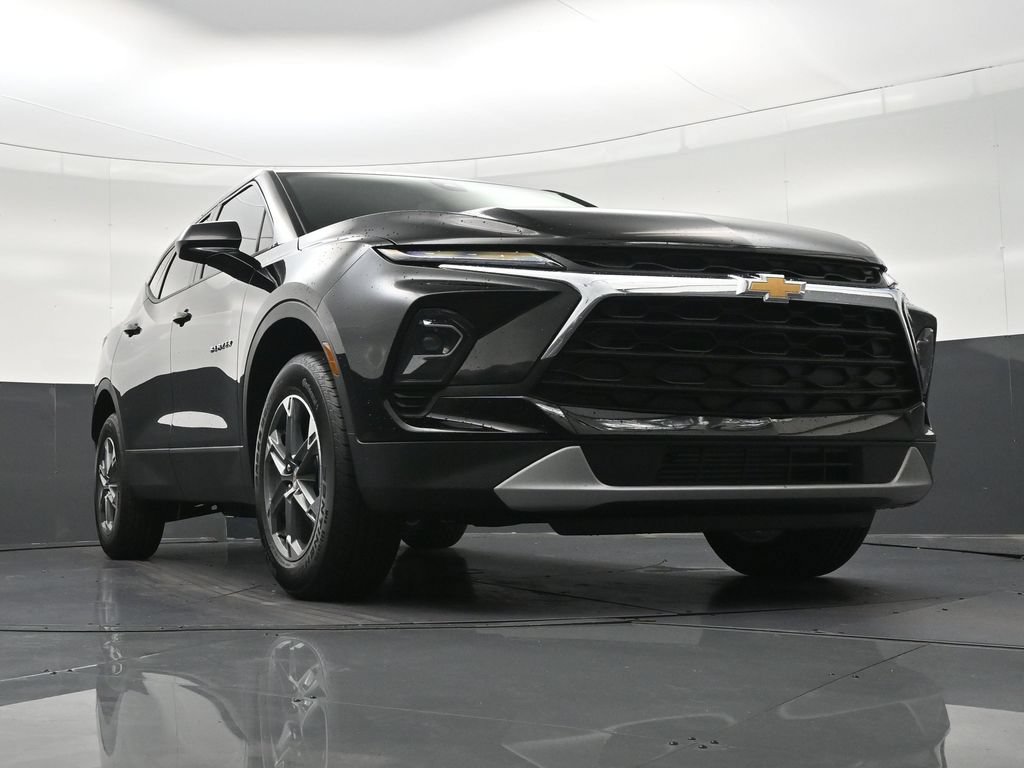 Used 2026 Chevrolet Blazer LT FWD image 30