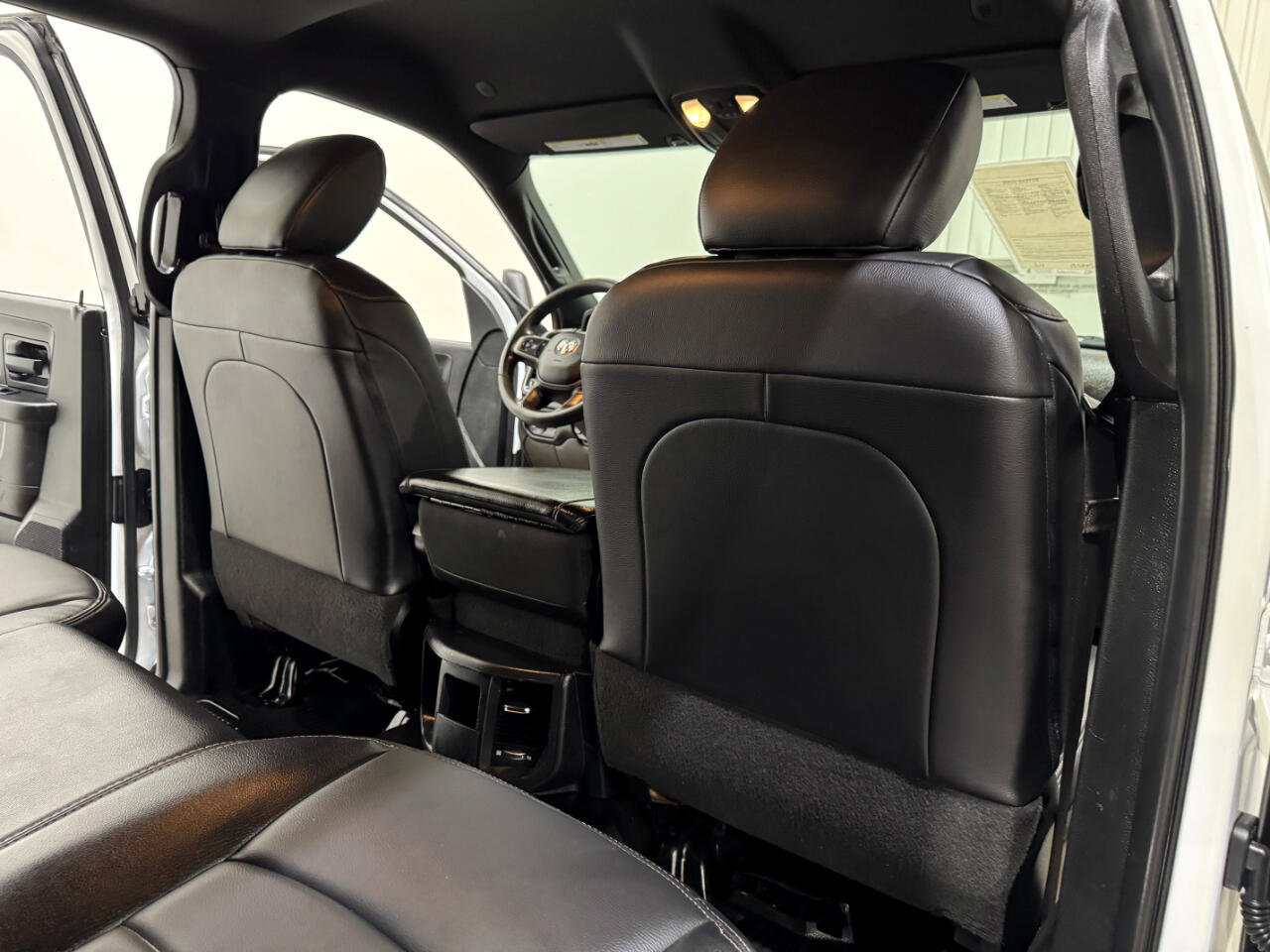 Used 2023 RAM 4500 Tradesman w/ Chrome Appearance Group image 16