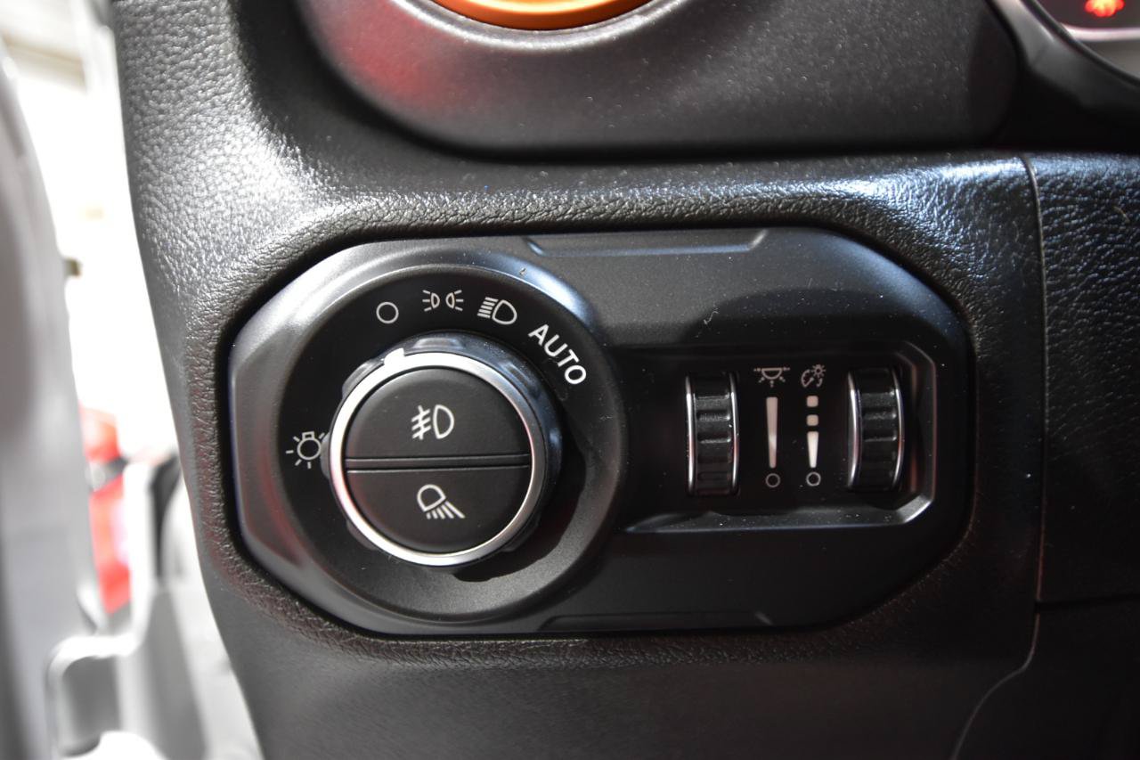 Used 2021 Jeep Gladiator Mojave AWD/4WD image 16
