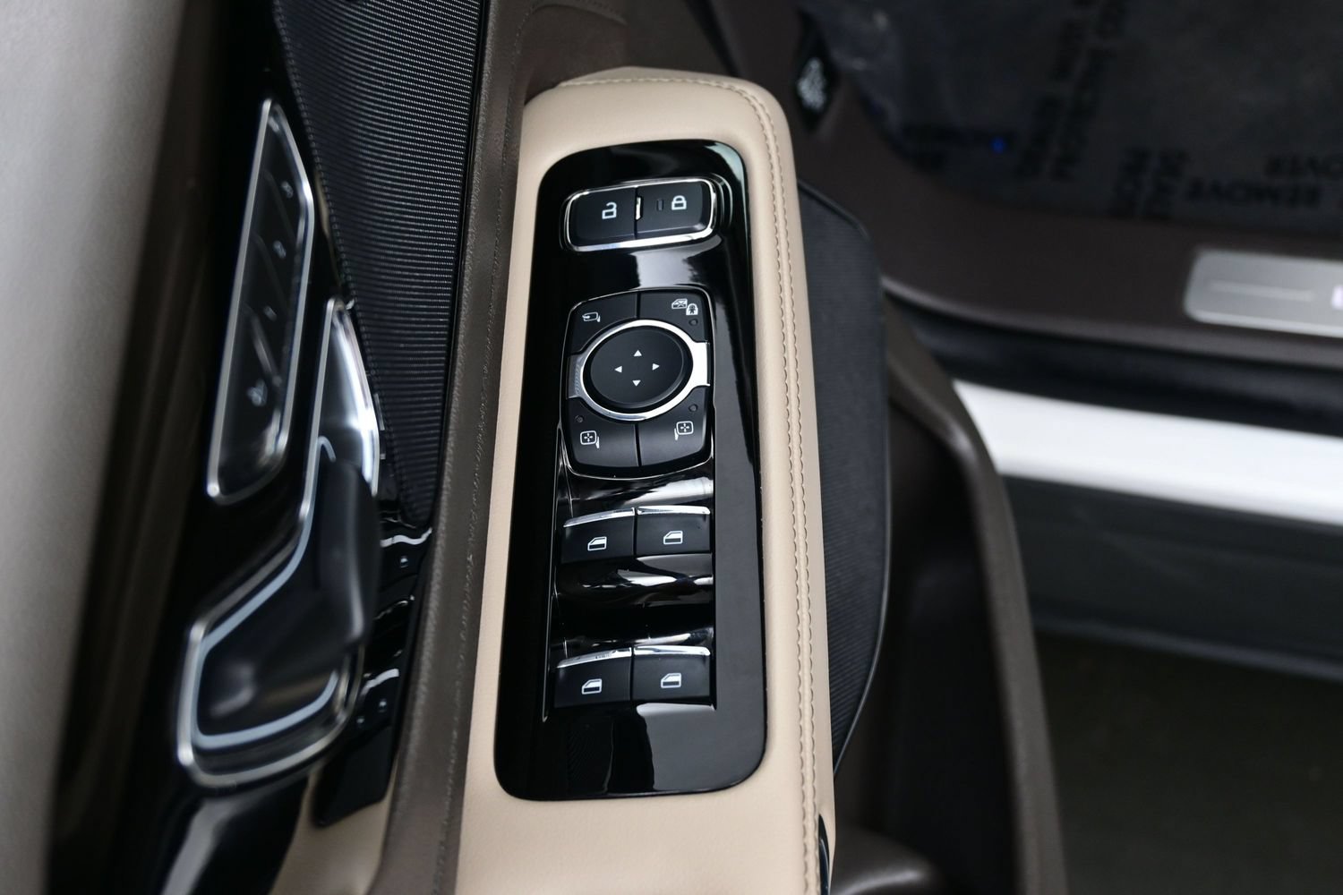 Used 2023 Lincoln Aviator Reserve w/ Jet Package AWD/4WD image 10