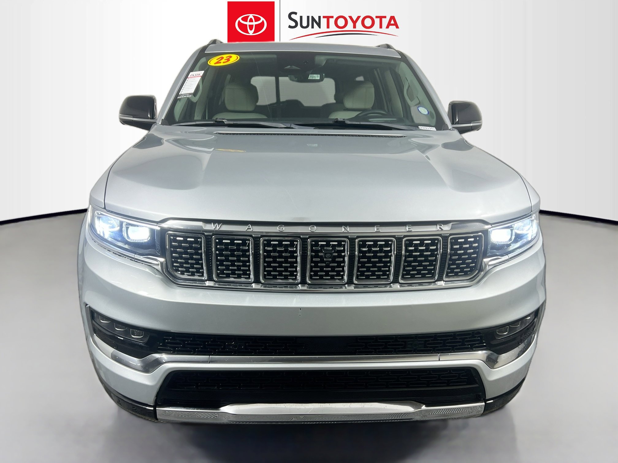 Used 2023 Jeep Grand Wagoneer 4WD image 10