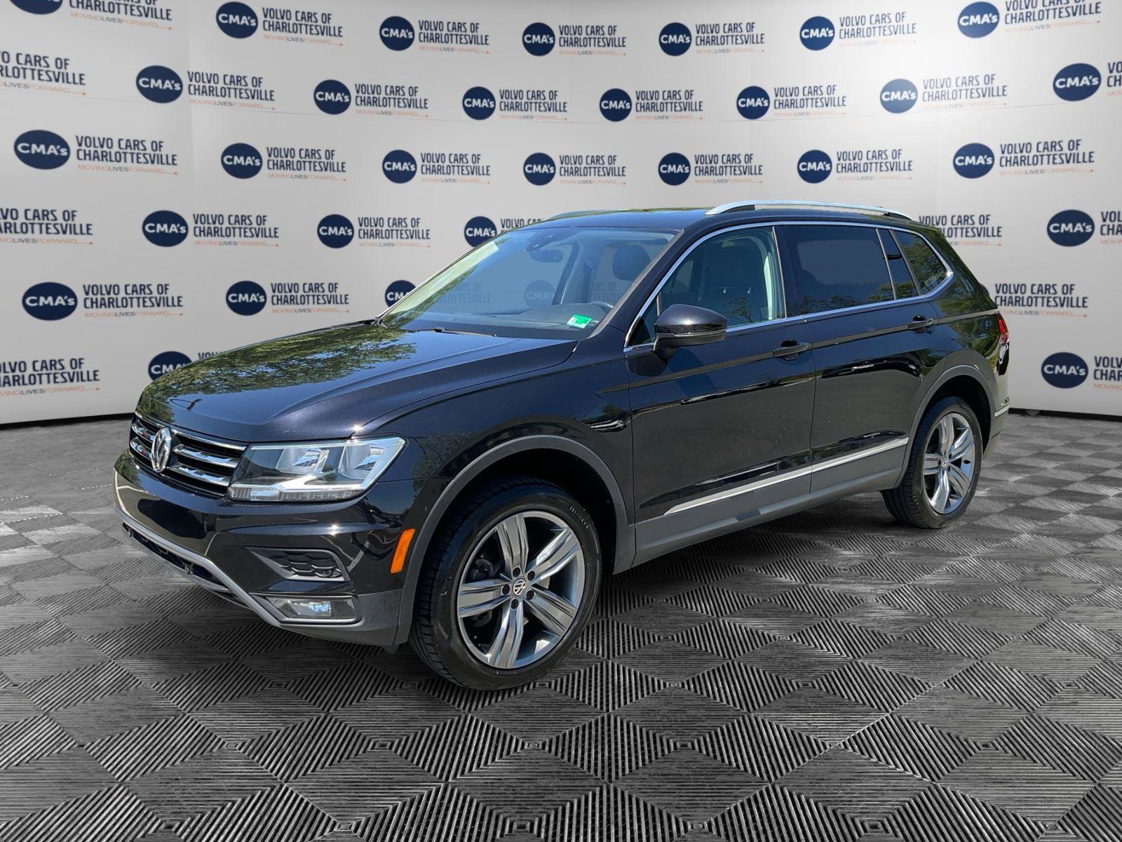 Used 2020 Volkswagen Tiguan SEL AWD/4WD image 1