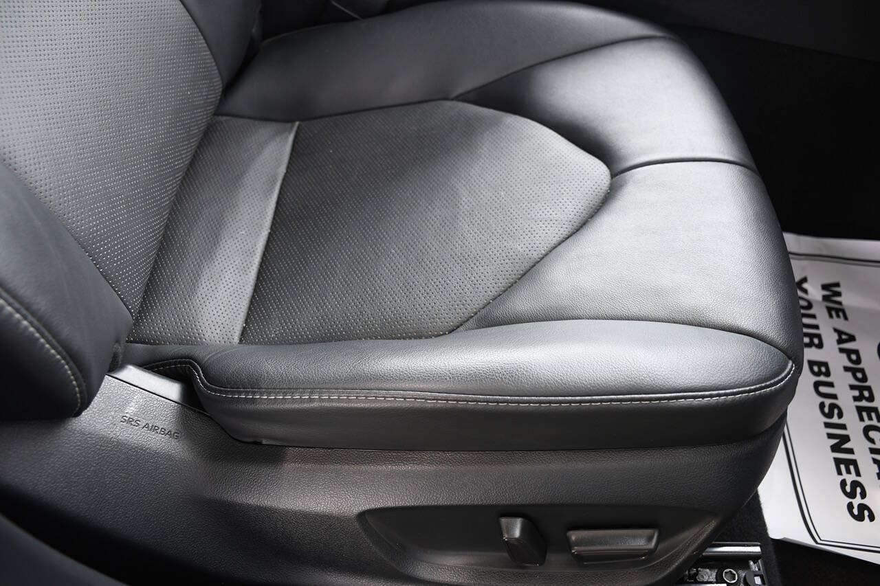 Used 2023 Toyota Camry XSE FWD image 32
