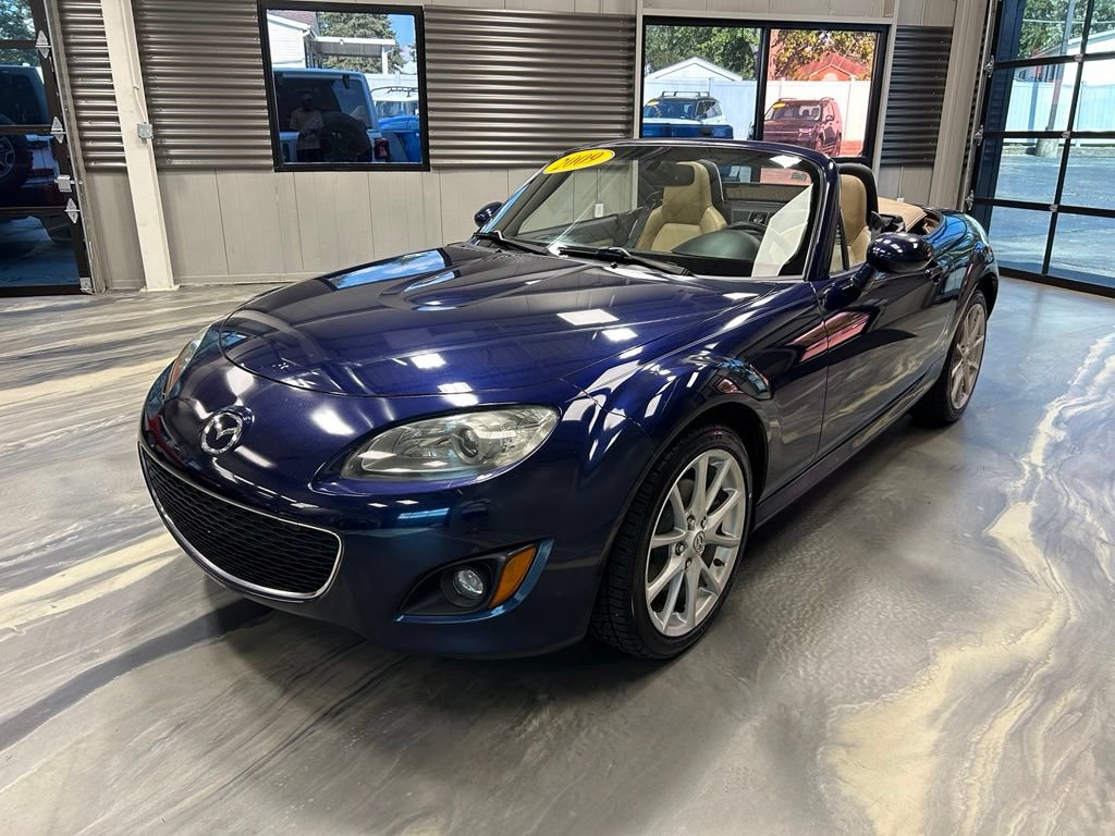Used 2009 MAZDA MX-5 Miata Grand Touring RWD image 22