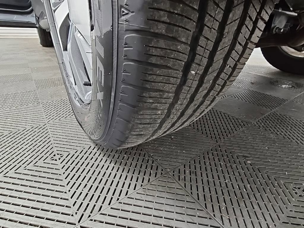 Used 2024 Subaru Ascent Premium w/ Convenience Package image 44