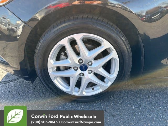 Used 2016 Ford Fusion SE image 9