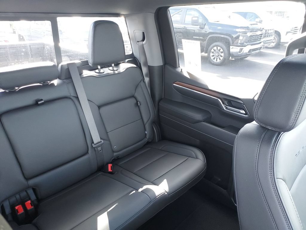 Used 2025 GMC Sierra 1500 Denali w/ Denali Reserve Package AWD/4WD image 14