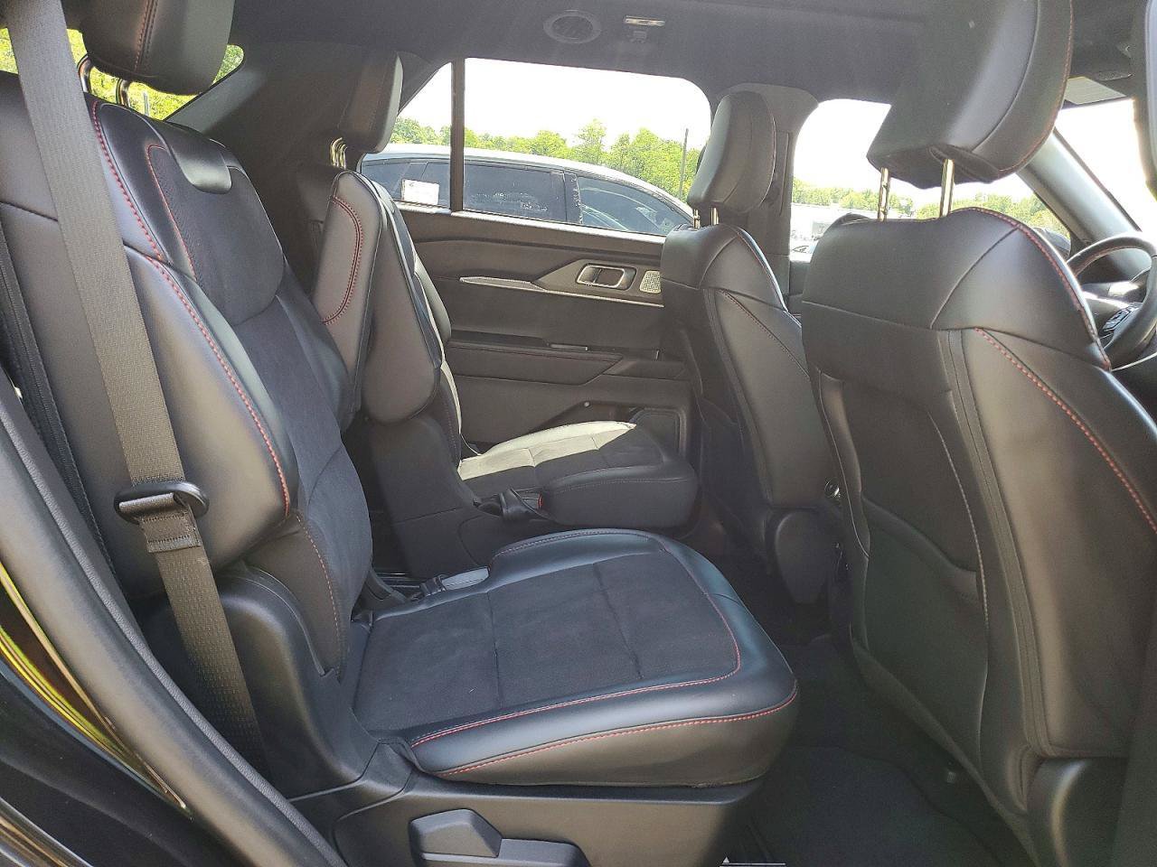Used 2025 Ford Explorer ST w/ Sun And Sound Package AWD/4WD image 9