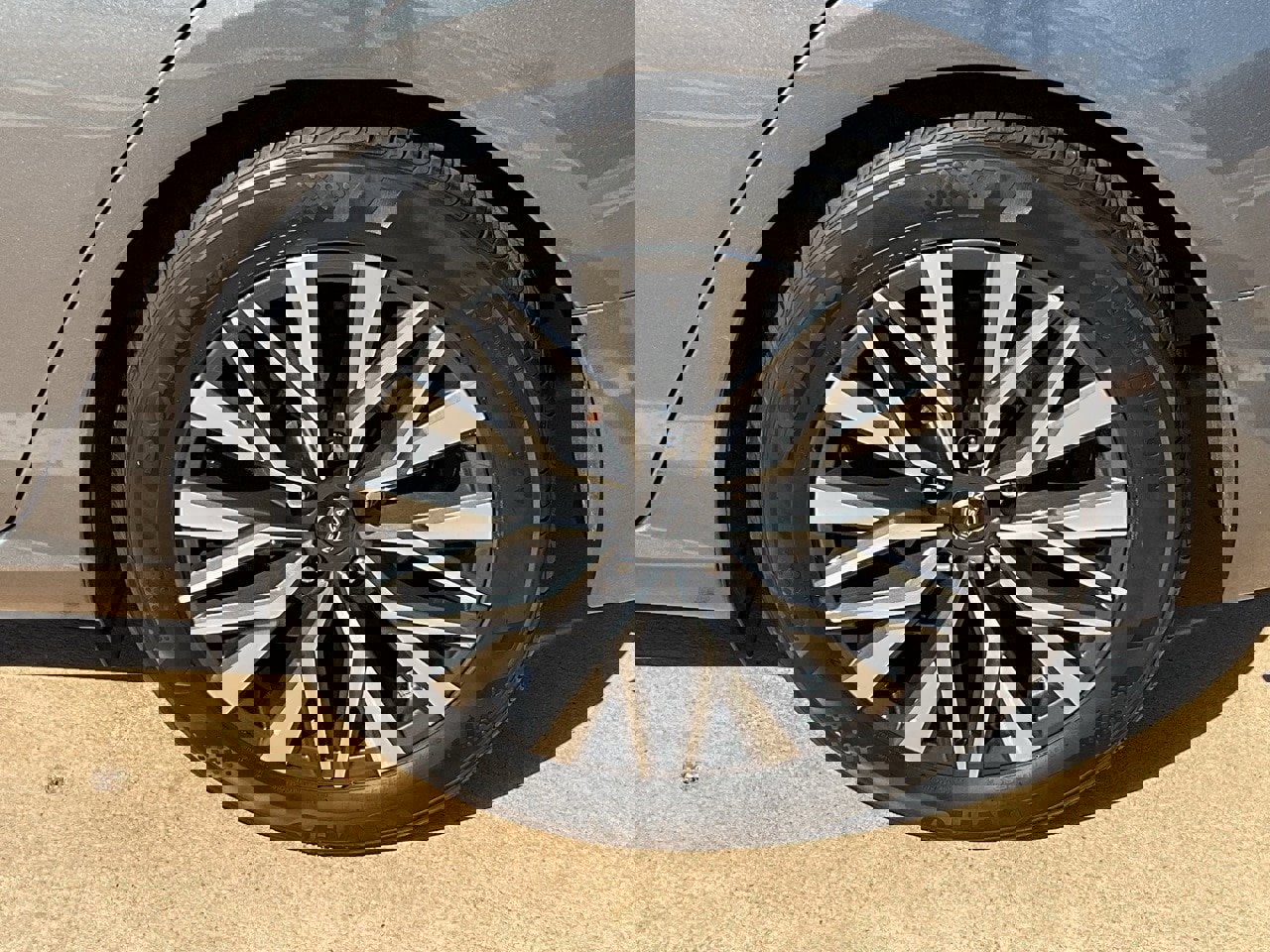 Used 2024 Nissan Altima 2.5 SV image 8