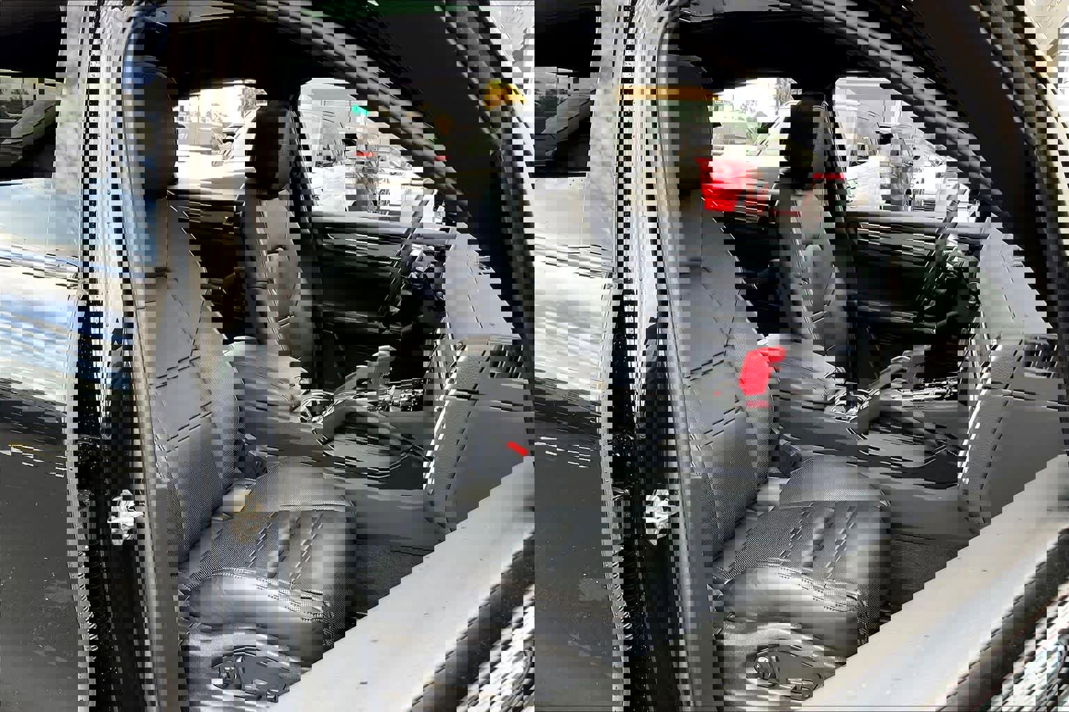 Used 2023 Porsche Cayenne Coupe image 9