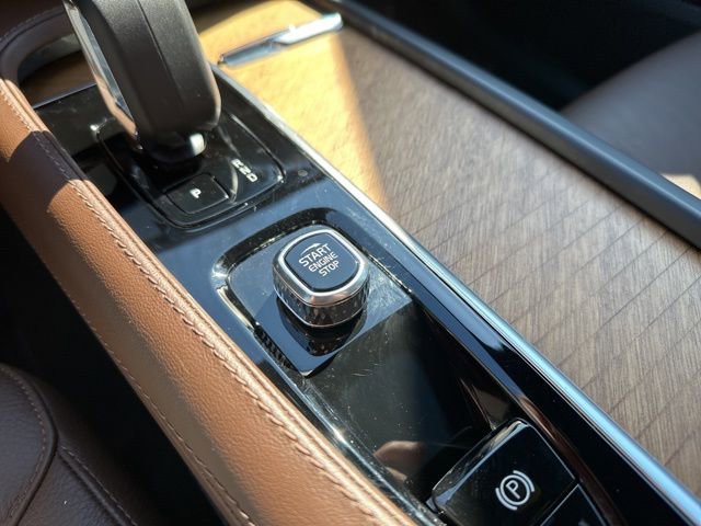 Certified 2024 Volvo XC90 B5 Plus w/ Protection Package Premier image 30